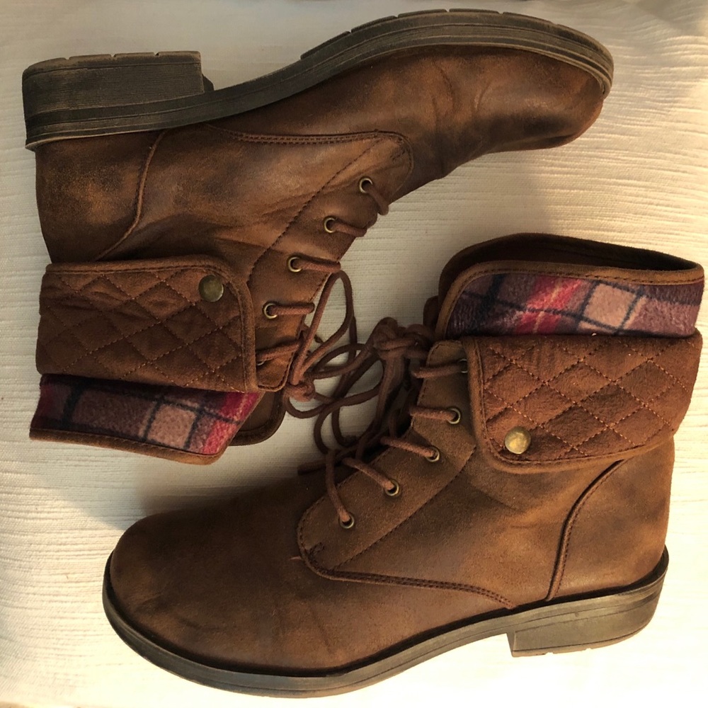 American Eagle Brown and Plaid Boot